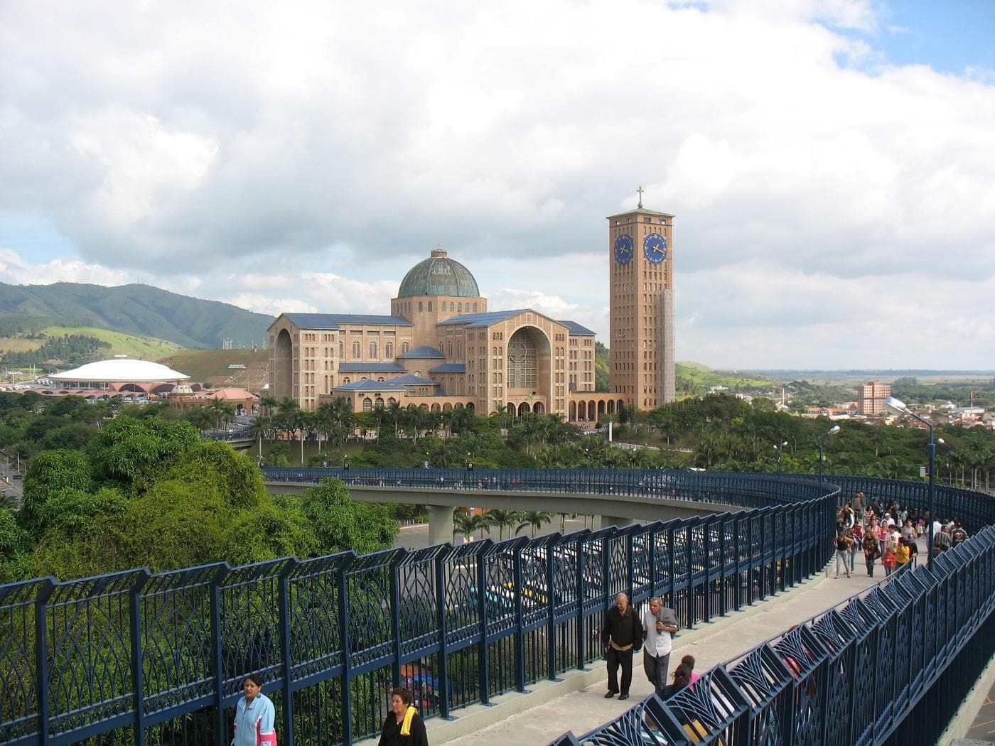 basilica-735244_1920.jpg