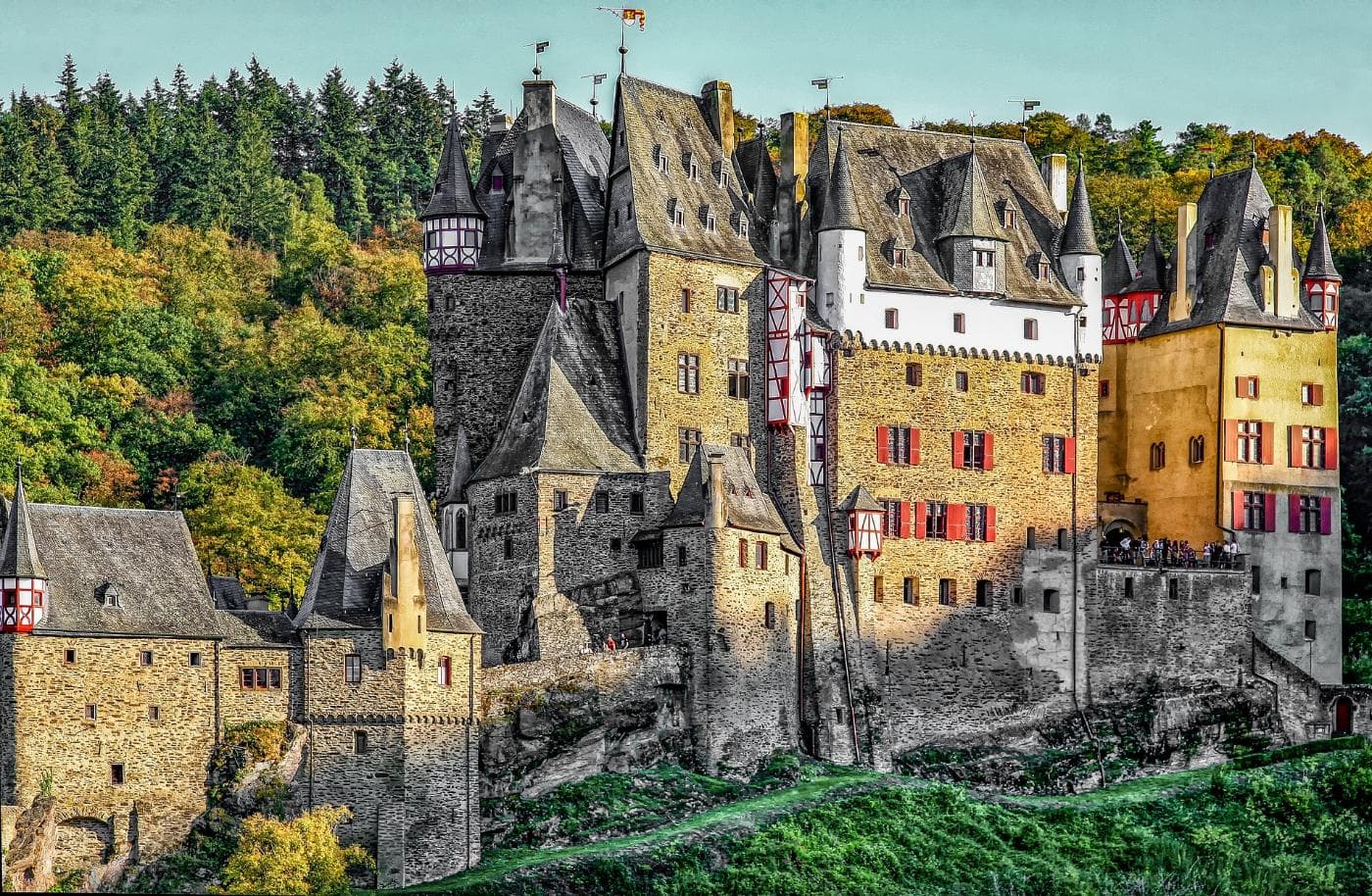 burg-eltz-3752781_1920.jpg