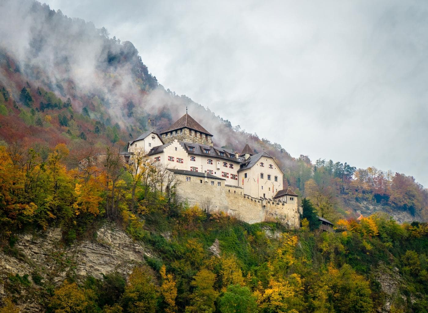 castle-5704327_1920.jpg