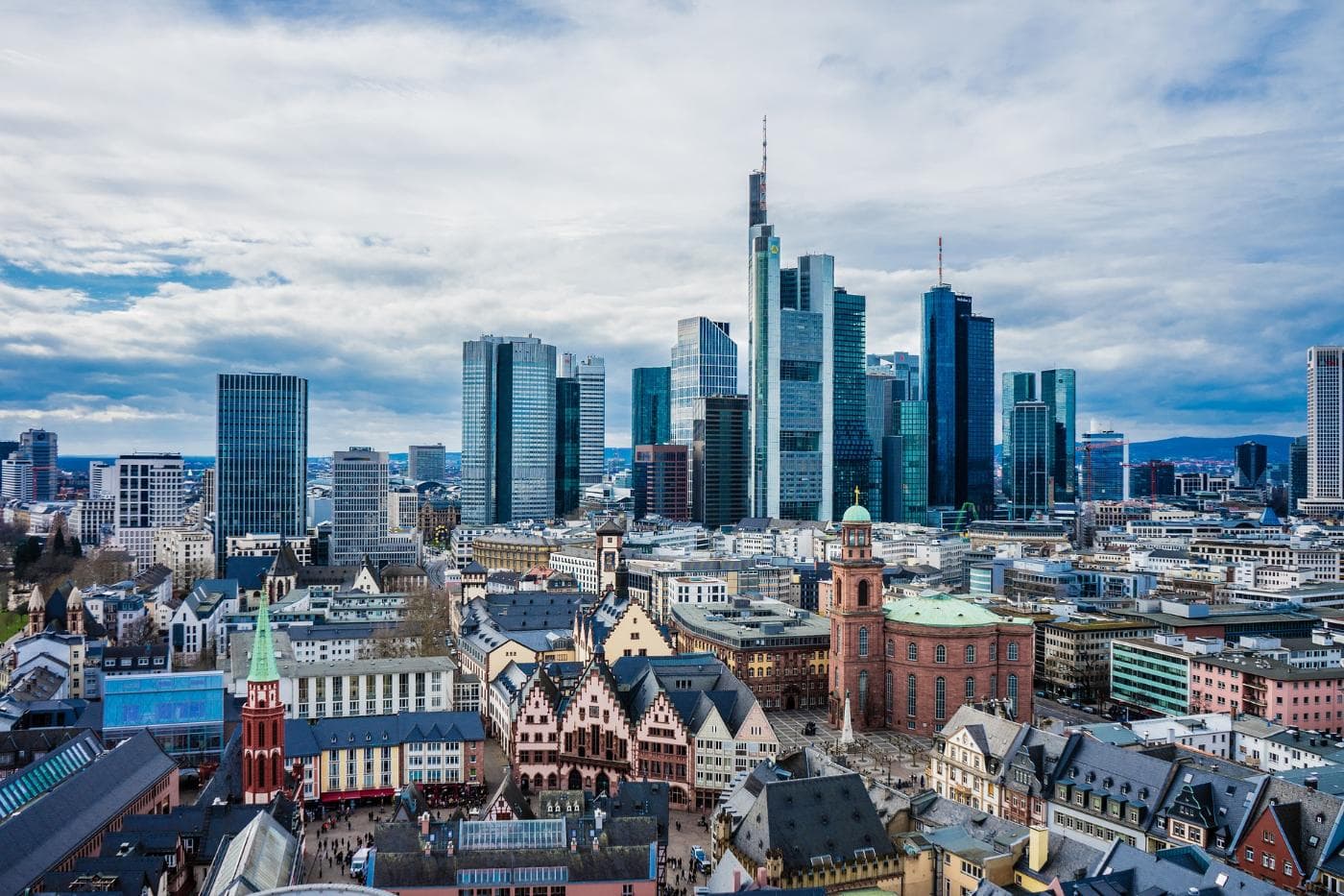 frankfurt-4945405_1920.jpg