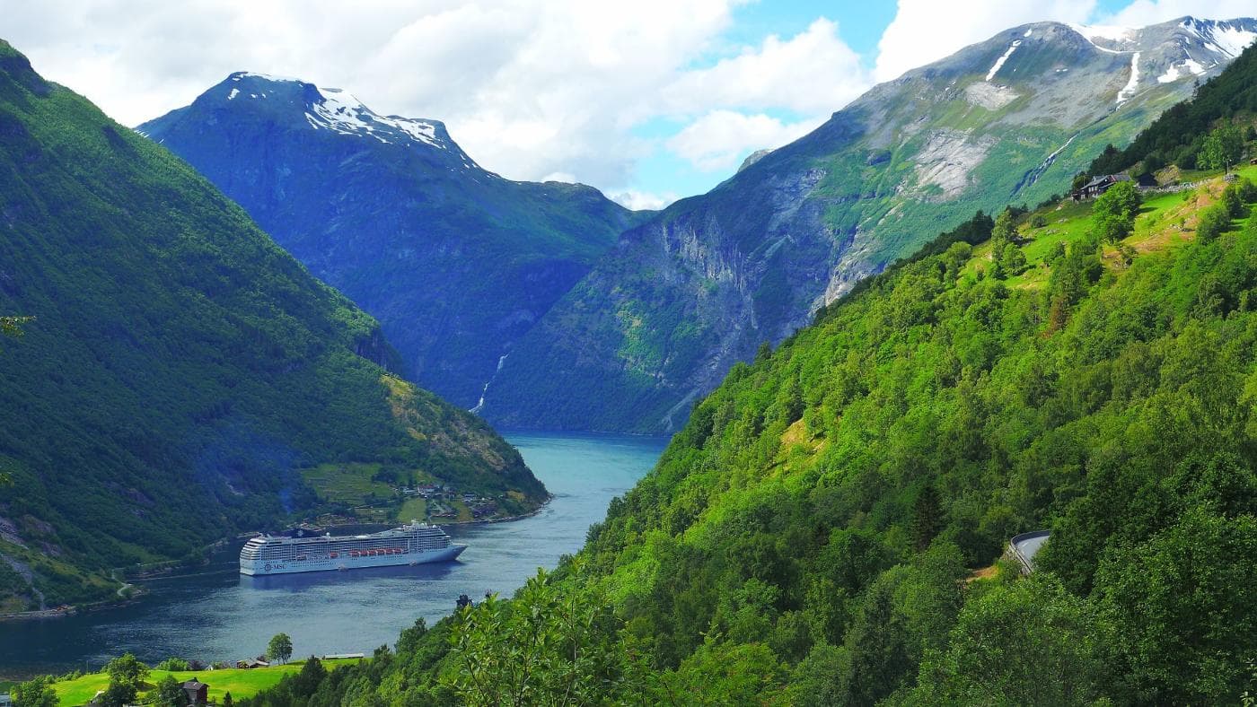 geiranger-1485310_1920.jpg