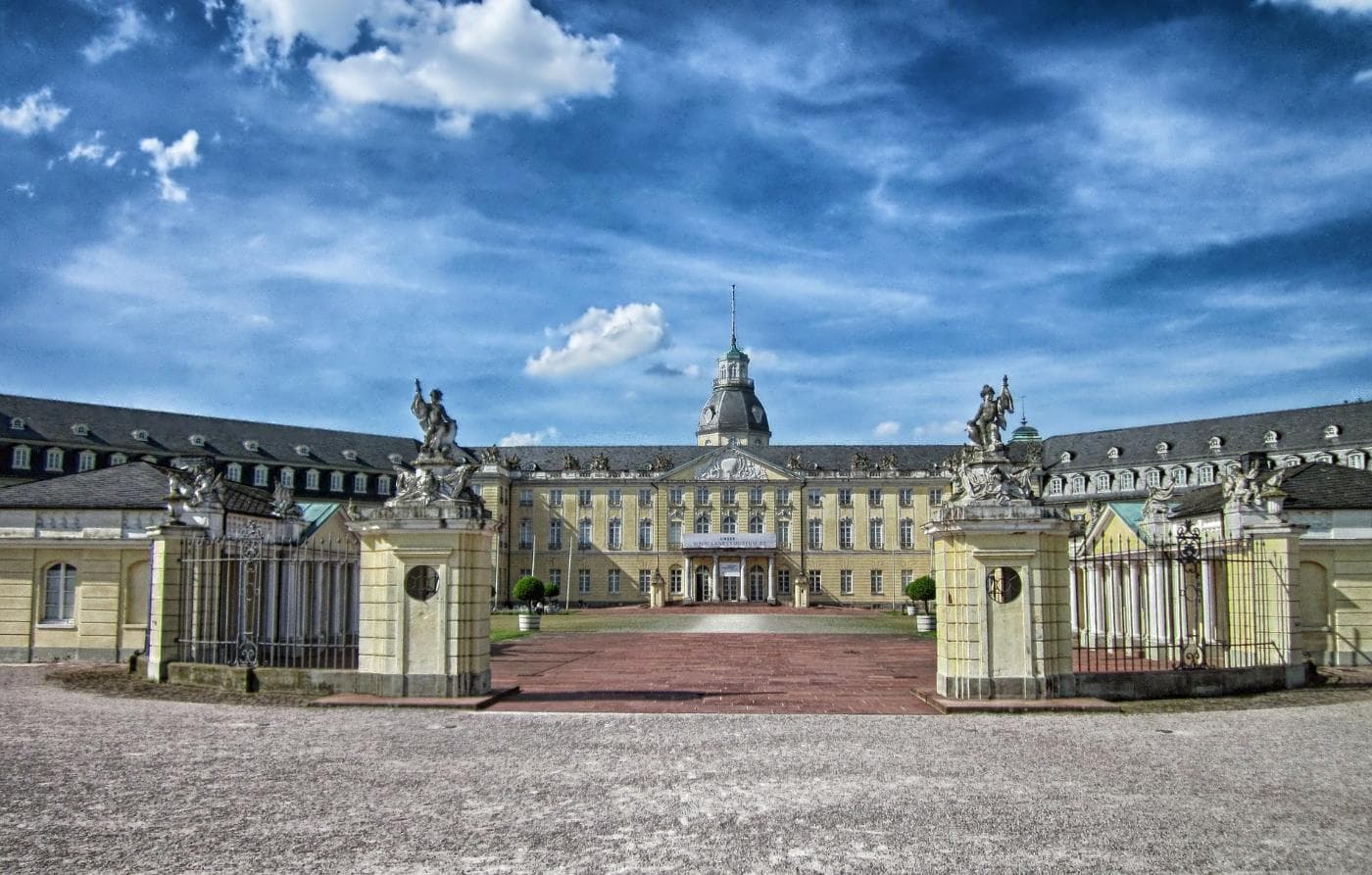 karlsruhe-171189_1920.jpg