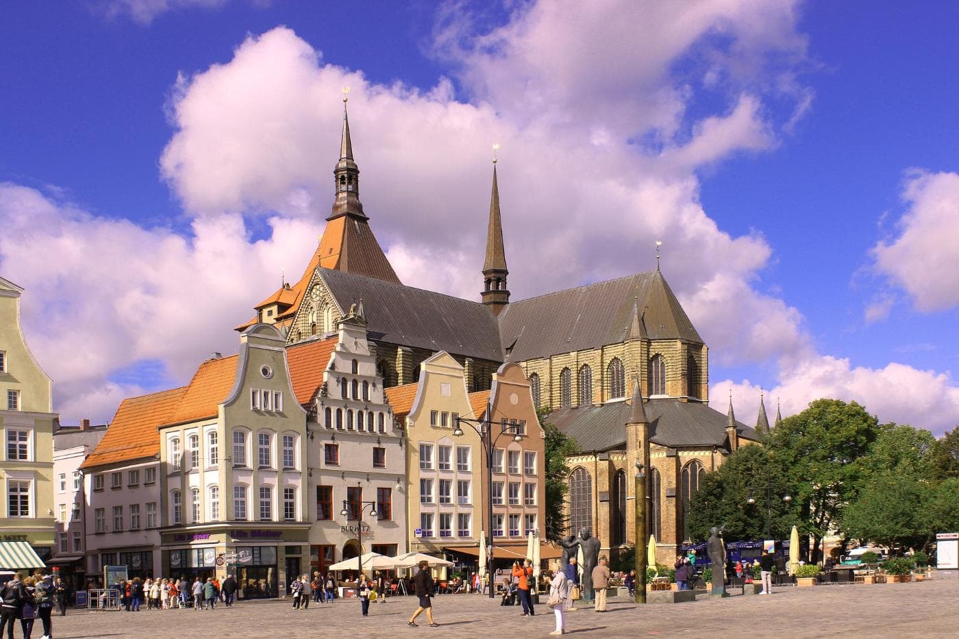 marketplace-3697901_1920.jpg