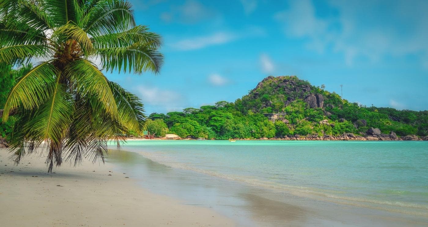 praslin-3555706_1920.jpg