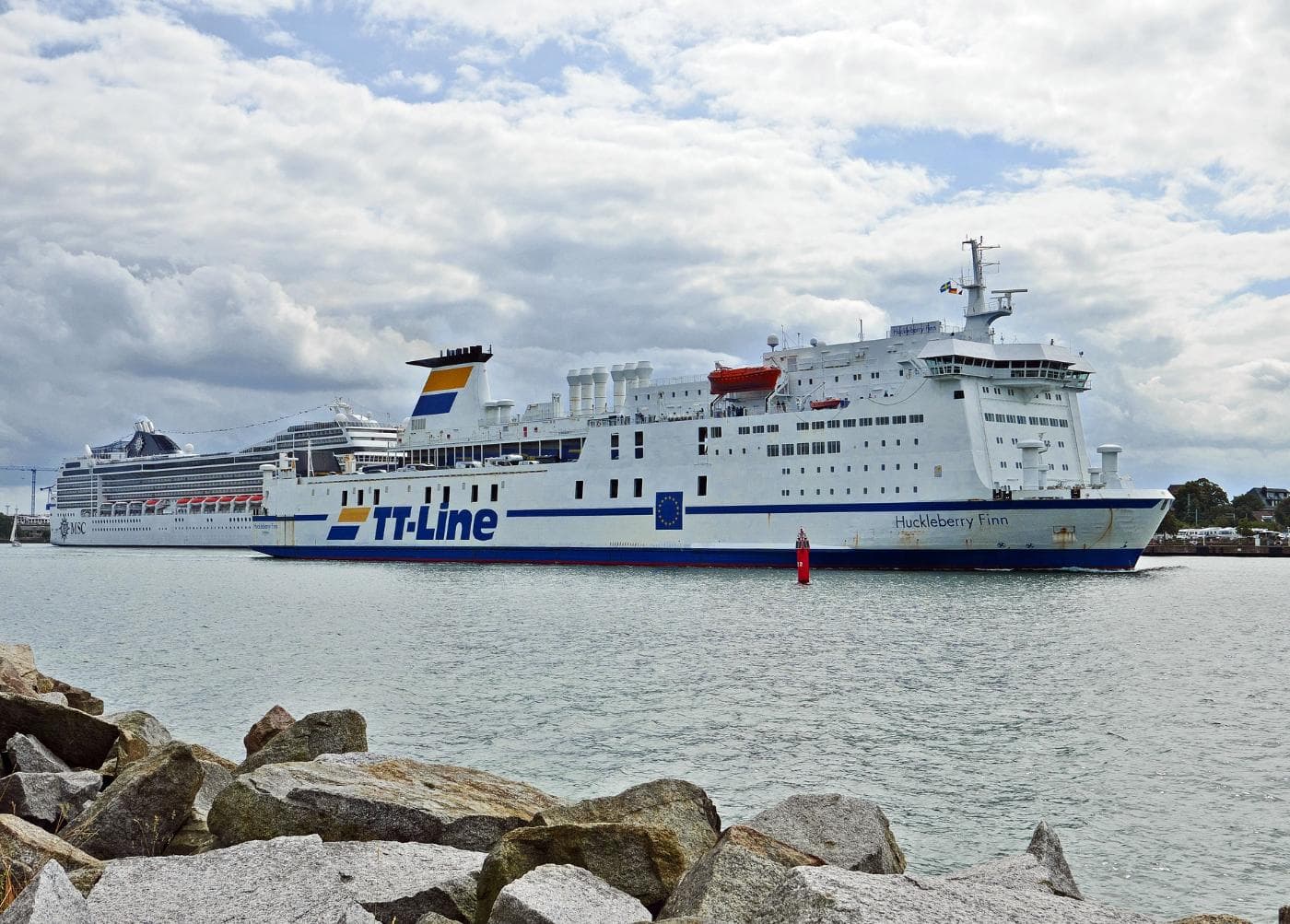 sweden-ferry-4696616_1920.jpg