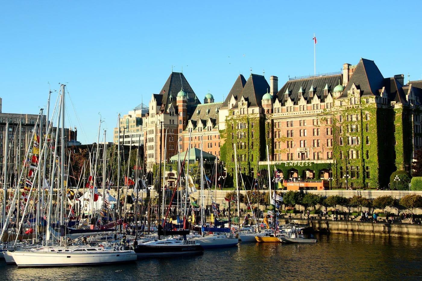 victoria-bc-1242840_1920.jpg